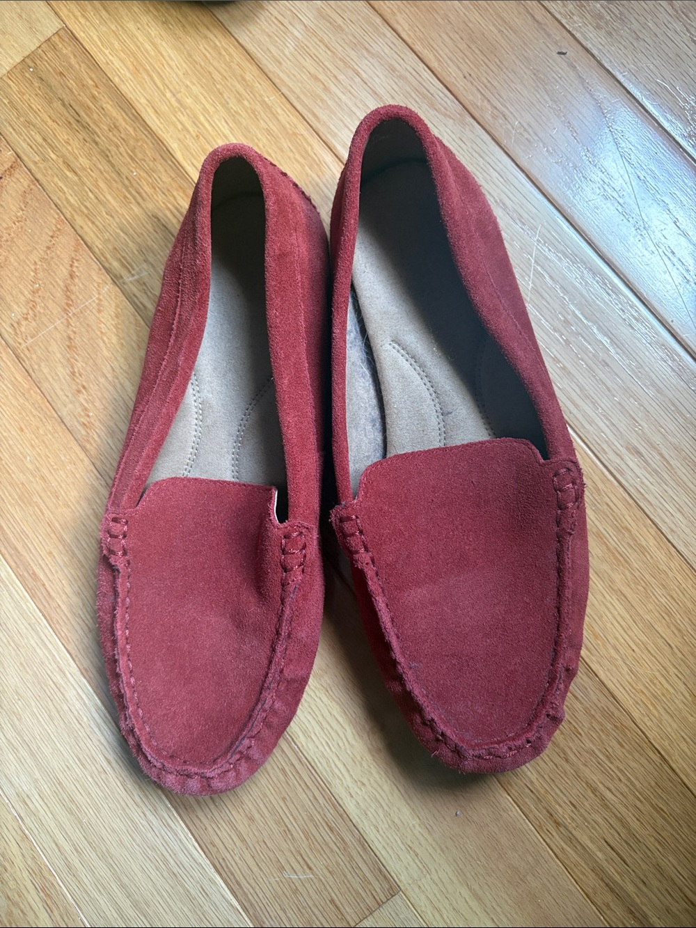 AEROSOLES Red Suede Slip-On Loafers 6W